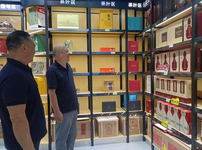 河南酒协监事长王雷一行深入漯河市酒类市场调研，助力酒类经营规范发展